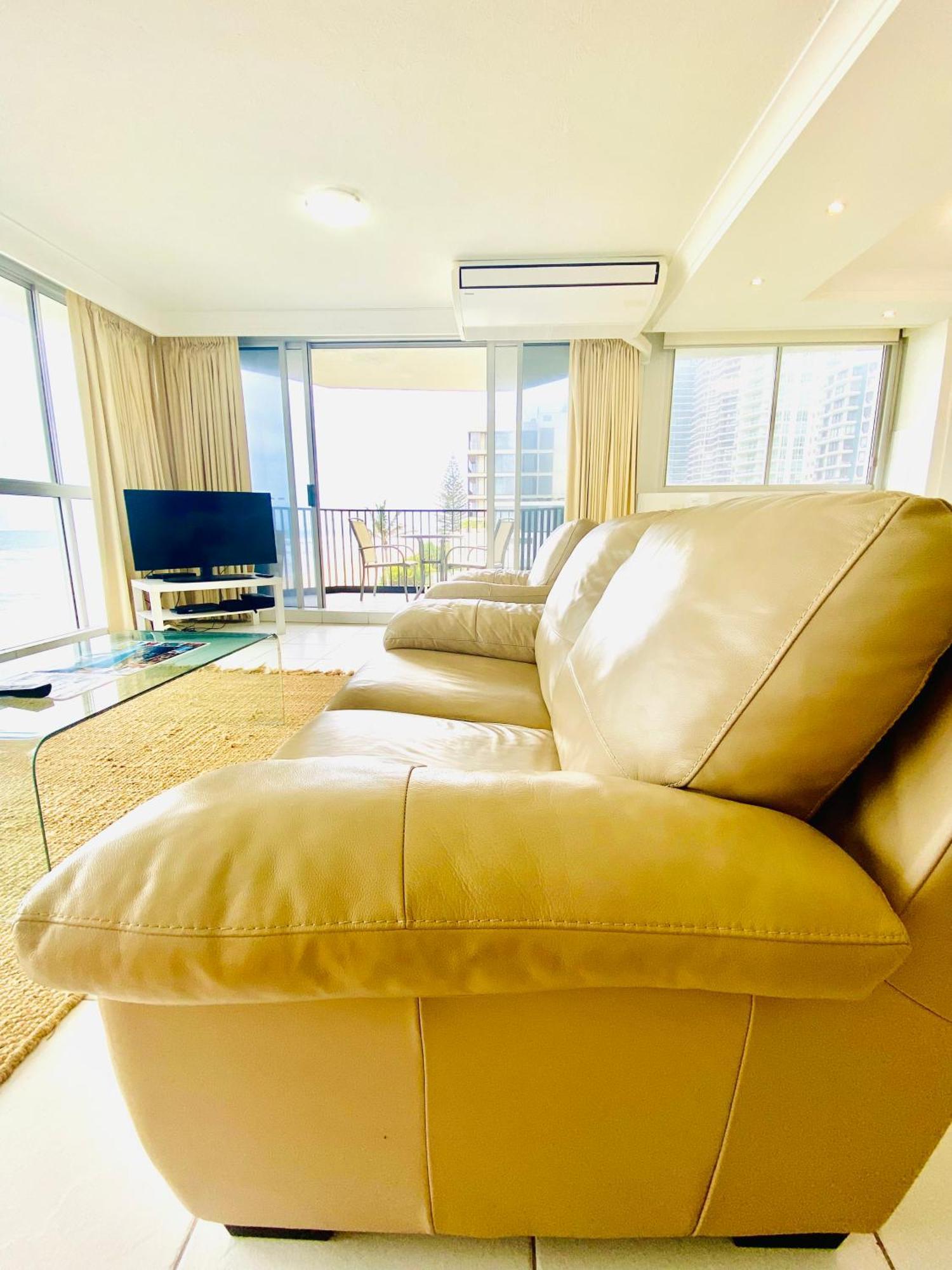 One The Esplanade Apartments On Surfers Paradise 골드코스트 외부 사진