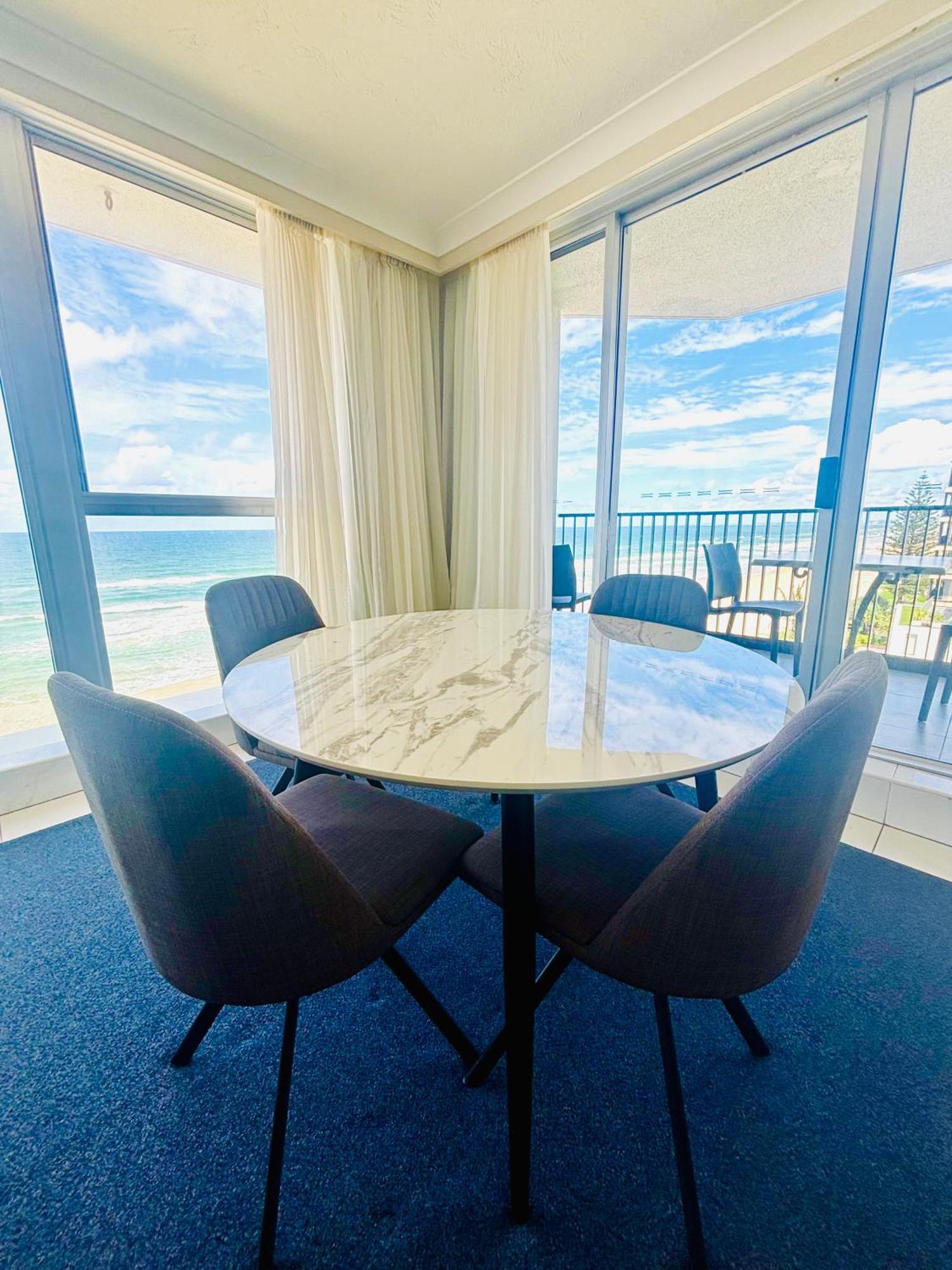 One The Esplanade Apartments On Surfers Paradise 골드코스트 외부 사진