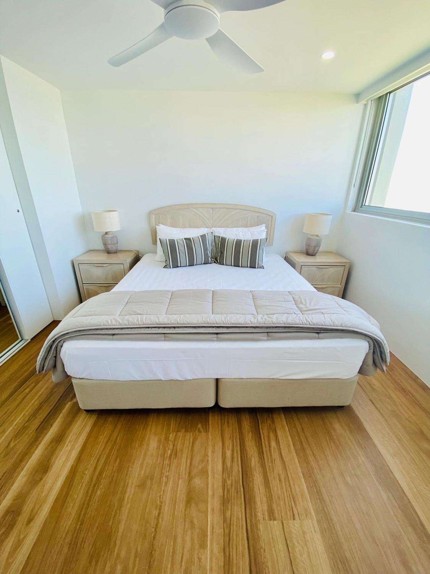 One The Esplanade Apartments On Surfers Paradise 골드코스트 외부 사진