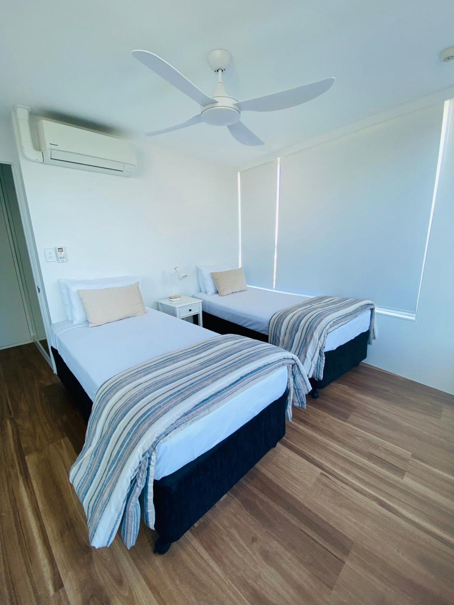 One The Esplanade Apartments On Surfers Paradise 골드코스트 외부 사진
